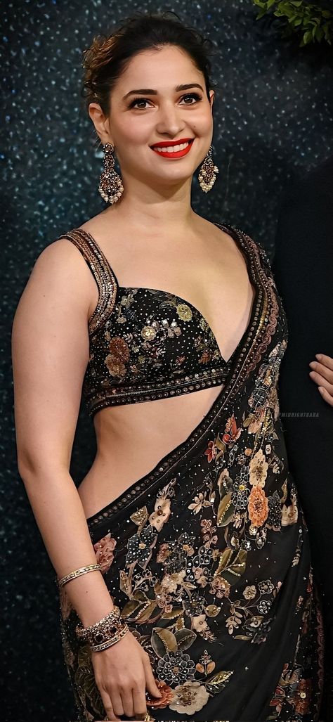 Tamannaah Saree, Celebrity Fashion Looks, Bollywood Hairstyles, Glam Photoshoot, Actress Pics, Indian Actress Hot Pics, Beautiful Smile Women, Bollywood Celebrities, An Artist