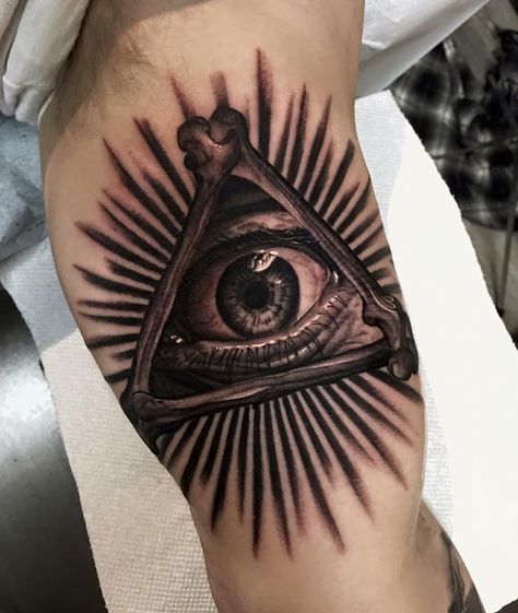 Tattoo Ideas Eyes, Eye Of Providence Tattoo, Best Tattoo Designs For Men, Seeing Eye Tattoo, Providence Tattoo, Eye Tattoo Ideas, All Seeing Eye Tattoo, Skull Hand Tattoo, Occult Tattoo