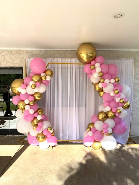 Balloon Garland on our beautiful hexagon base 🎈🎈🎈 Balloon Garland Outside, Diy Balloon Decorations, Diy Balloon, Balloon Backdrop, Balloon Diy, Balloon Arch, Balloon Garland, Balloon Decorations, Arch