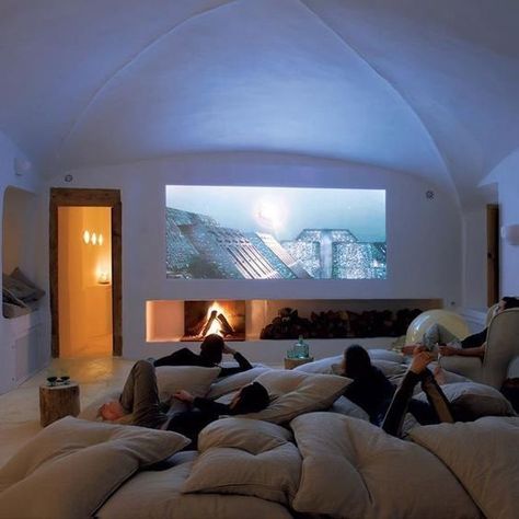 Sala Cinema, Sleepover Room, Media Room Design, Home Cinema Room, Luxury Boat, Best Home Theater, Chill Room, Ramadan Decoration, Home Theater Design