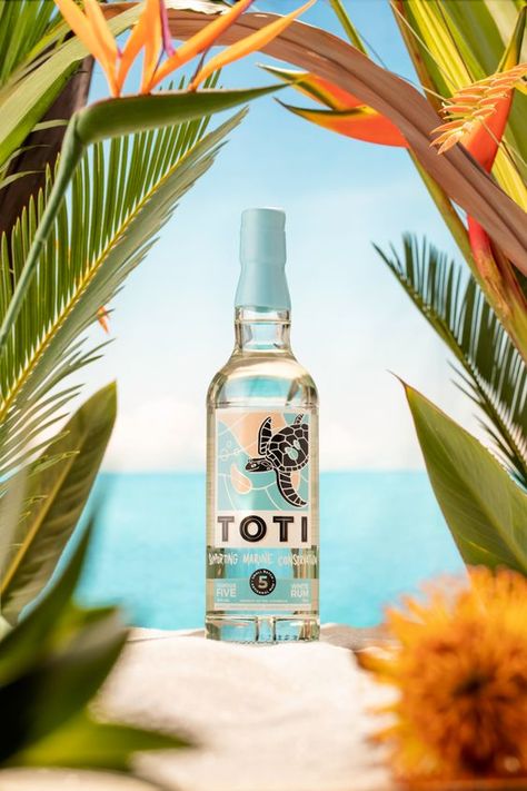 Tropical Product Photography, Drink Advertising Design, Summer Product Photography, Summer Ads, Drink Product Photography, Summer Advertising, Beverage Photography Ideas, Drink Ads, Mastering Studio