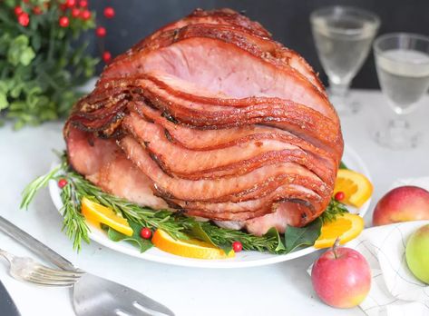 Dr. Pepper Ham Christmas Ham Dinner, Baked Ham With Pineapple, Christmas Ham Recipes, Ham Recipes Baked, Spiral Sliced Ham, Ham Dinner, Ham Glaze Recipe, Honey Glazed Ham, Spiral Ham