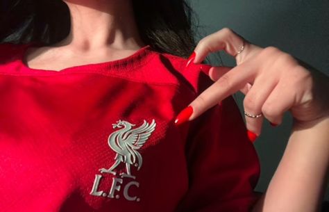 Liverpool Aesthetic, Liverpool Girl, Igs Ideas, Liverpool Girls, Ash Blonde Hair Balayage, Football Girl, Ultra Casual, Cafe Pictures, Best Friend Pictures Tumblr