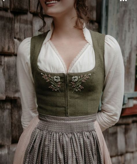 Hobbitcore Fashion, Dark Academia Clothes, Academia Clothes, Earthy Outfits, Lovely Clothes, Historical Fashion, Sewing Dresses, Clothing Patterns, Pretty Outfits