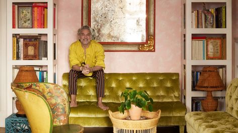 Inside the 700-Square-Foot Manhattan Home of AD100 Designer Carlos Mota | Architectural Digest Bedroom Alcove, Manhattan Apartment, Schumacher Fabric, Reverse Painted, Tiny Apartment, Boom Boom, Vintage Sofa, Hotel Suites, Step Inside