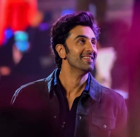 Ranbir Kapoor Brahmastra, Ranbir Kapoor Aesthetic, Engagement Party Diy, Siddharth Malhotra, Smile Pictures, Movie To Watch List, Gentleman Aesthetic, Indian Actors, Retro Bollywood