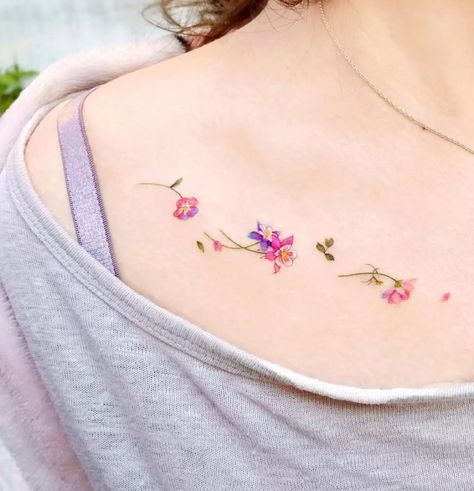 The Ultimate Guide To Flower Tattoos Tattoos Collarbone, Tattoo Bunt, Plumeria Tattoo, Lilac Tattoo, Clavicle Tattoo, Daffodil Tattoo, Lavender Tattoo, Flower Wrist Tattoos, Bone Tattoos