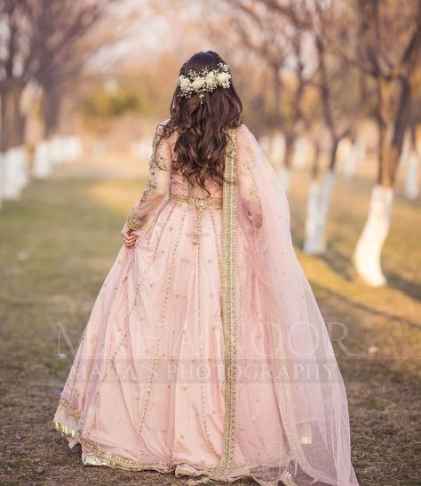 Girl Dpz #Girly Dpz #dp #girls dp for instagram #girls dp for facebook Instagram Girls Dp, Dp For Facebook, Dp For Instagram, Hairstyles For Gowns, Bridal Hairstyle Indian Wedding, Nikah Dress, Hair Style Vedio, Engagement Hairstyles, Raw Silk Lehenga