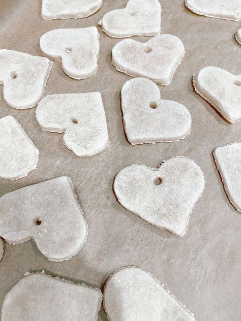 The Simple DIY Salt Dough Heart Garland You (And Your Kids) Will Love - farmhouseish Salt Dough Coasters, Diy Heart Garland, Diy Salt Dough, Salt Dough Christmas Ornaments, Easy Salsa, Diy Heart, Heart Shaped Cookies, Heart Garland, Diy Coffee Table