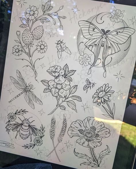 Portfolio Tattoo Book, Floral Flash Sheet, Tattoo Apprenticeship Portfolio, Tattoo Flash Book, Flash Sheet Tattoo, Vintage Floral Tattoos, Portfolio Reference, Tattoo Sheets, Portfolio Binder