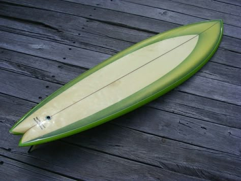 Single Fin Surfboard, Vintage Surfboard, Fish Surfboard, Best Surfboards, Surf Boys, Vintage Surfboards, Surfboard Shapes, Surfboard Fins, Surfboard Art