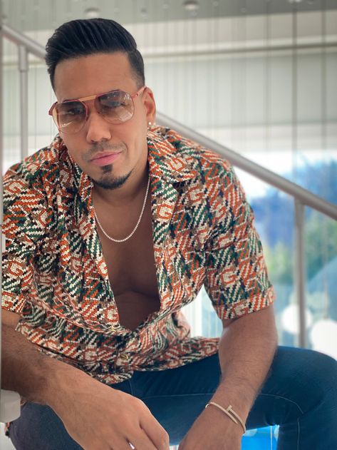 Romeo Santo, William Levi, Hispanic Artists, Haircut 2022, Romeo Santos, Gym Tips, Celebrity Updates, Jessie J, Music Heals