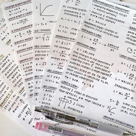 seo ☁️ on Instagram: “i’m rly back at it again with the review sheets :0 here are all the ones i made for physics 2! ❣️qotd: if you could be any kind of…” Aesthetic Reviewer, Review Aesthetic, Minimal Notes, Productive Procrastination, How I Take Notes, Notes Inspo, Physics Notes, Aesthetic Notes, Back At It Again