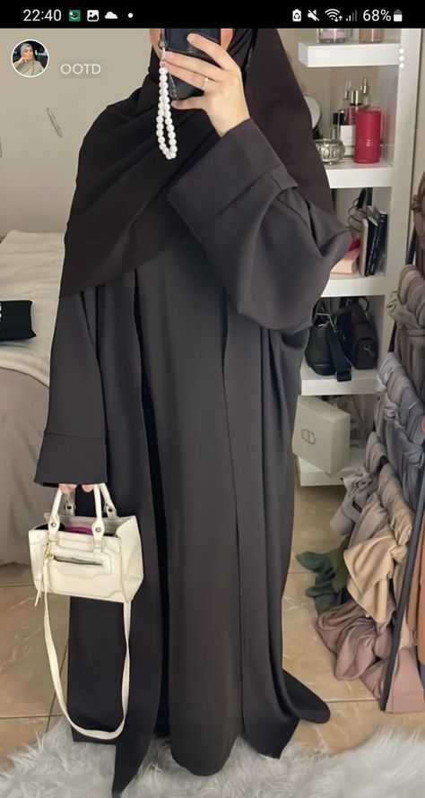 Abaya For College, Simple Burkha Designs, Burkha Designs Black, Burkha Designs, Modesty Dress, Pink Hijab, Abaya Hijab, Black Abaya, Modest Outfit