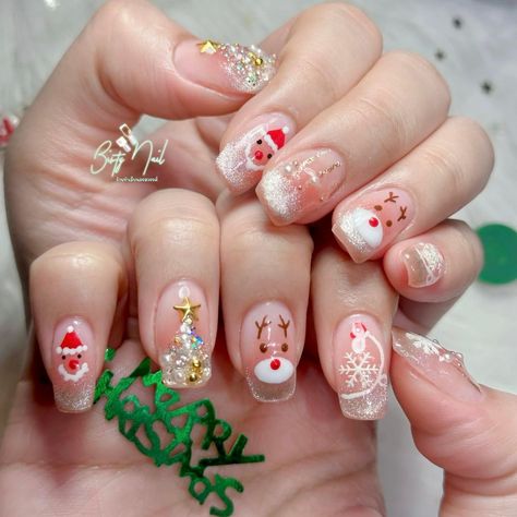 Nail Noel, Elegant Nails, Minimalist Nails, Christmas Nail, Christmas Paintings, Winter Nails, Christmas Nails, Nails Inspiration, Vintage Christmas