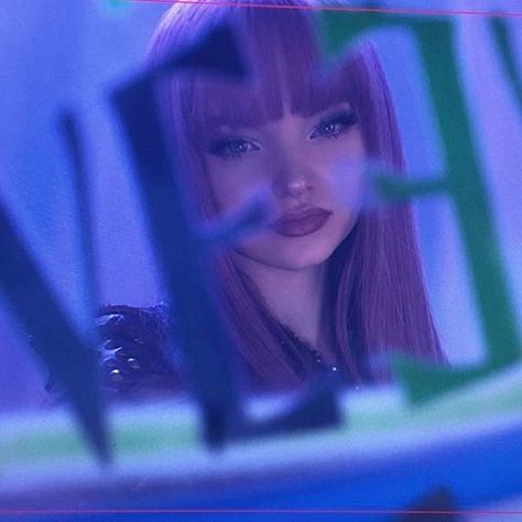 Mal Descendants 2, Aesthetic Childhood, Mal Bertha, Dove Cameron Descendants, Descendants Pictures, Mal Descendants, Disney Descendants Movie, Descendants Characters, Descendants 1