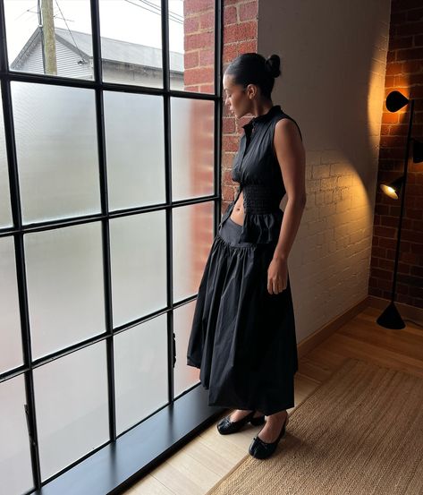 Bubble Maxi Skirt Outfit, Maxi Skirt And Button Down Shirt, Streetwear Maxi Skirt, Maxi Bubble Skirt, Djerf Avenue Dream Skirt, Abstract Layers, Midi Skirt Black, Bubble Hem, The Bubble