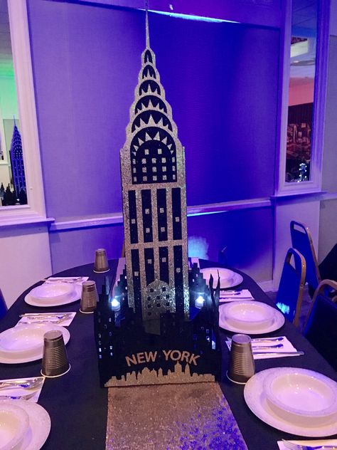 NYC Chrysler Building New York Table Decorations, Nyc Prom Theme, Nyc Sweet 16, New York Party Decorations, New York Birthday Theme, Nyc Theme Party, Party City Decorations, New York Theme Party, Themed Prom Dresses