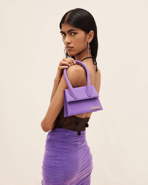 Jacquemus S/S 2023 Jacquemus Spring 2023, Jacquemus Purple, Le Chiquito Moyen, Handbags Australia, Latest Bags, Linen Bag, Spring 2023, Metallic Logo, Designer Bags