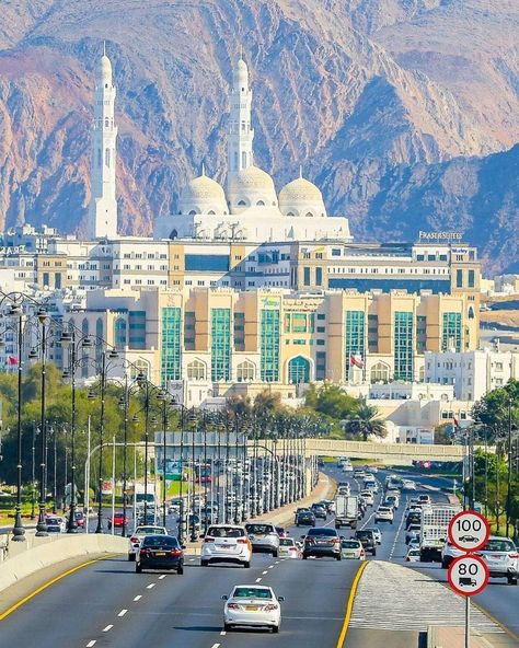 Beautiful Muscat Roads, OMAN 🇴🇲❤️ #muscat #oman #Beautiful #nature #photography #nfts #nfts#PhotoOfTheDay #beautifuldestinations Oman Beach, Chedi Hotel, Muscat City, Sunset Quotes Instagram, Istanbul Photography, Dubai Vacation, Muscat Oman, Visit Asia, Oman Travel