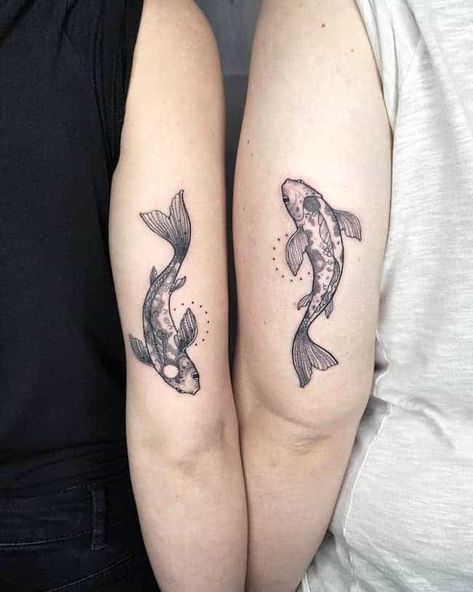 Fish Couple Tattoo, Tattoo Koi Fish, Tattoo Koi, Cute Matching Tattoos, Matching Friend Tattoos, Tattoo Placements, Matching Best Friend Tattoos, Couple Matching Tattoo, Band Tattoos