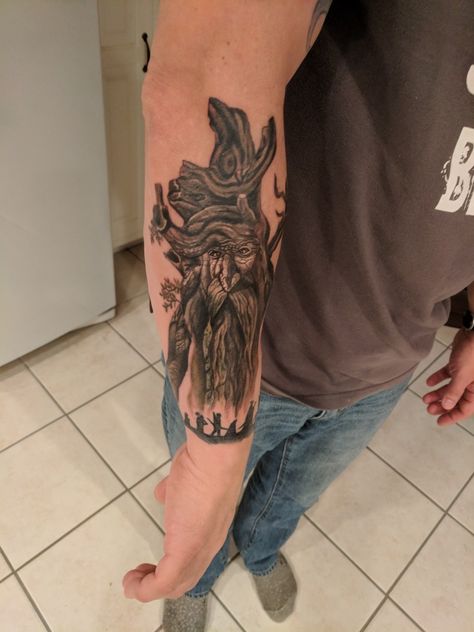 Ent Tattoo Lord Of The Rings, Treebeard Tattoo, Ent Tattoo, Hobbit Tattoos, Lotr Sleeve, Hobbit Tattoo, Tolkien Tattoo, Lotr Tattoo, Rings Tattoo