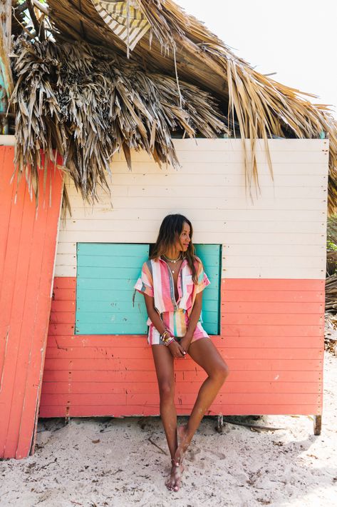 Billabong x Sincerely Jules S/S 2020 Summer Family Photos, Miami Outfits, Woman Posing, Summer Vacation Outfits, Sincerely Jules, Billabong Women, Outfits Verano, Vacation Style, Vacation Outfits