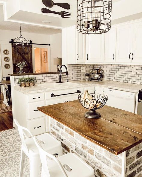 Rustic Kitchen Islands You’ll Want to Try Wooden Counter Tops, Dapur Rustic, Country Kitchen Island, Model Dapur, House Flipping, Sunday Friends, Rustic Kitchen Island, Farmhouse Kitchen Island, Wooden Counter