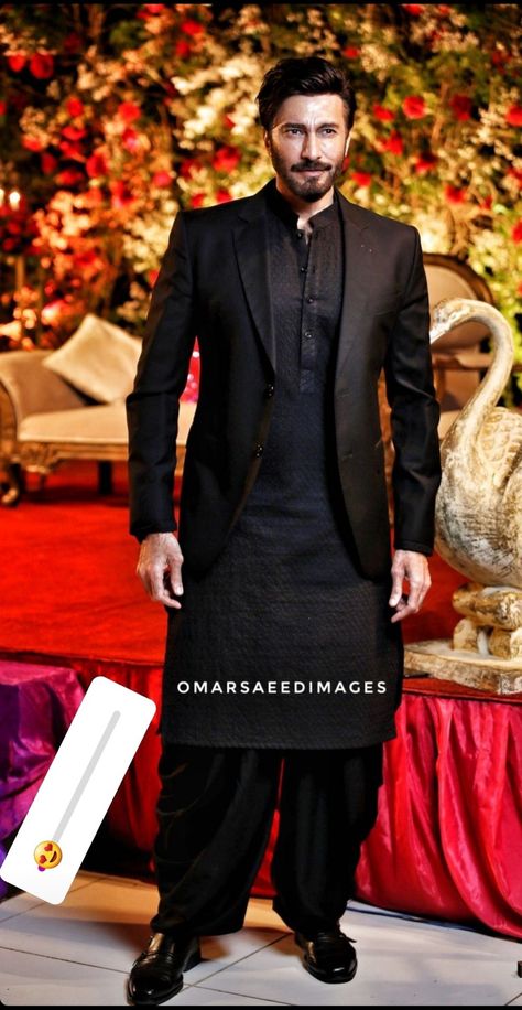 Blazer On Kurta For Men, Arabic Mens Fashion, Kurta With Blazer For Men, Gents Kurta Design Pakistani, Mens Wedding Outfit, Full Black Suit, Best Wedding Suits For Men, Muslim Men Clothing, Marriage Clothes