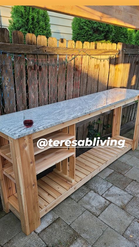 Outdoor bar patio bar. Wood and granite slab. Cedar bar. Diy Outdoor Bar With Granite Top, Patio Serving Station, Outdoor Bar Diy Plans, Outdoor Granite Bar, Outdoor Bartop, Outdoor Bar Patio, Woodfire Oven, Backyard Lounge, Diy Grill Station