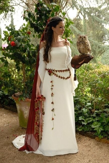 medieval 6 Celtic Dress Wedding, Elvish Wedding Dress, Pagan Wedding Dresses, Viking Wedding Dress, Norse Wedding, Celtic Wedding Dress, Elvish Wedding, Lotr Wedding, Medieval Wedding Dress