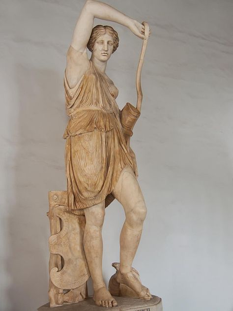 Wounded Amazon Roman copy of Greek original by Phidias with head a replica from Polykleitos from 440-430 BCE Marble Goddess Of Strength, Ancient Greek Statues, Amazons Women Warriors, Goddess Diana, Woman Warriors, Female Warrior Tattoo, Amazon Queen, Warrior Female, Classical Sculpture