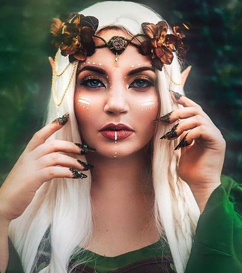 Le maquillage elfe / Source : Pinterest Elf Costume Makeup, Costume Makeup Ideas, Fairy Fantasy Makeup, Cosmo And Wanda Costume, Karneval Diy, Fairy Make-up, Fantasy Make-up, Halloweenský Makeup, Mac Velvet Teddy