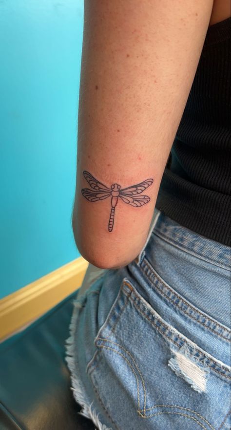 linework dragonfly tattoo above elbow on the back of the arm Sternum Tattoo Design, Dragon Tattoo Arm, Back Of Arm Tattoo, Father Tattoos, Dragonfly Tattoo Design, Remembrance Tattoos, Sternum Tattoo, Dragonfly Tattoo, Line Work Tattoo