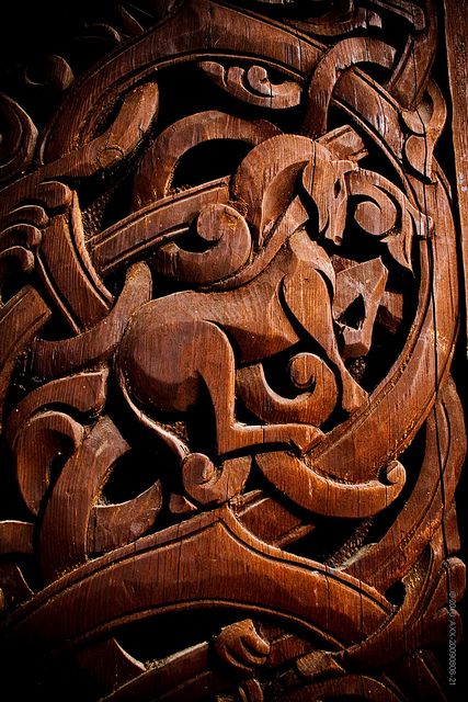 Tre Kunst, Arte Viking, Norwegian Wood, Chip Carving, Architecture Tattoo, Wood Carving Designs, Viking Symbols, Viking Art, Norse Vikings