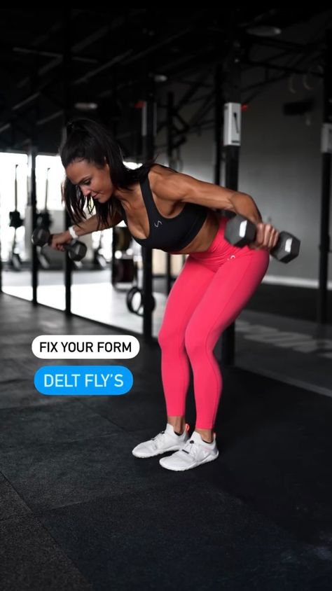 evolveyou on Instagram: DELT FLY DO'S AND DON'TS ✅❌ As a key exercise throughout many programs on the EvolveYou app the rear delt fly is an exercise that targets… Rear Delt Fly, Inverted Row, Rear Delt, Compound Exercises, Gym Tips, Shoulder Muscles, Gym Time, Bench Press, Gym