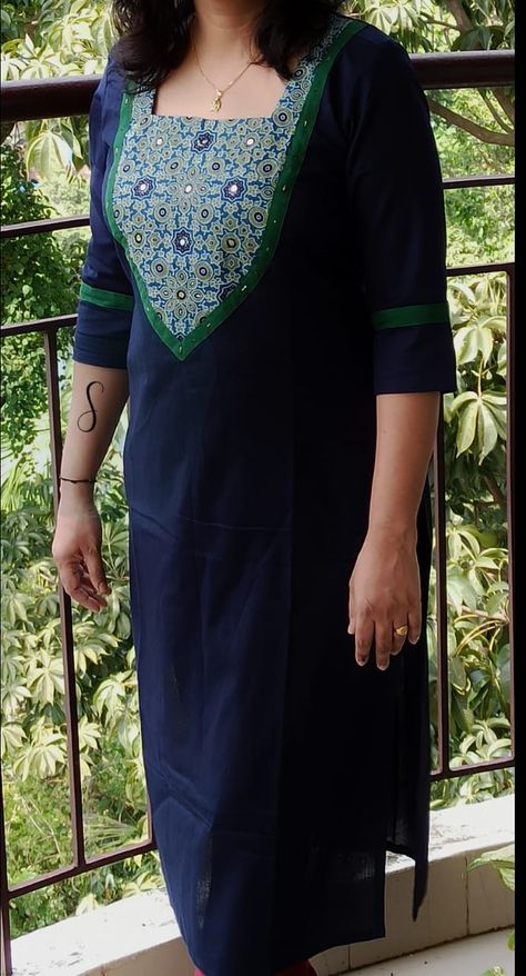 Patch Kurti Design, Neck Patch Work Kurti Design, Strips Kurti Design, Chudi Tops, Churidhar Material, Ikkat Kurtis, Simple Saree Blouse Designs, Ikat Blouse Designs, New Kurti Designs