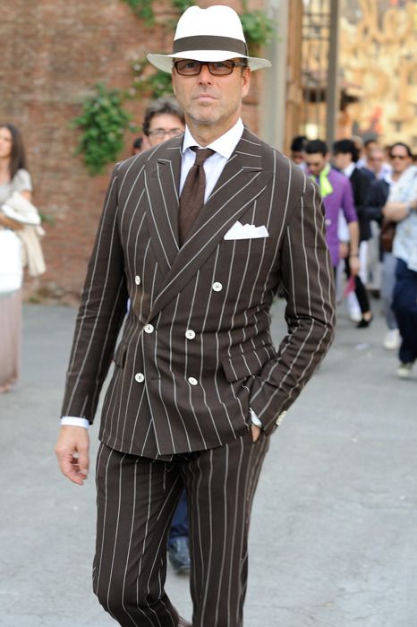 brown Brown Pinstripe Suit, A Man In A Suit, Dapper Mens Fashion, Man In A Suit, Dandy Style, Brown Pinstripe, Mens Fashion Classic, Men Suit, Pinstripe Suit