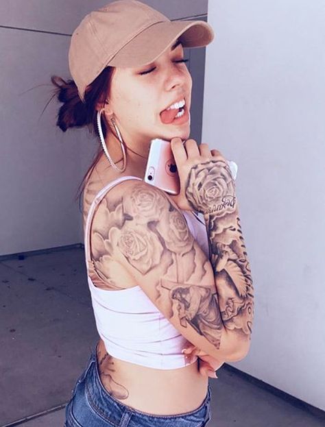 Salice Rose Latina Tattoo Ideas, Latina Tattoo, Rosary Bead Tattoo, Tattood Girls, Salice Rose, Rosary Tattoo, Tattoed Women, Tattoo Women, Subtle Tattoos