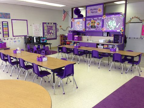 Lots of pictures of my classroom... because I love getting ideas from other teacher's classrooms! Purple Classroom Decor, Purple Library, Purple Classroom, Desk Arrangements, Classroom Decor Middle, Middle School Classroom Decor, Classroom Decor High School, Classroom Makeover, Future School