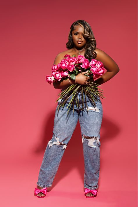 Photo Shoot Themes For Women, 29th Birthday Shoot Ideas, Purple Photoshoot Birthday, Plus Size Valentines Day Photoshoot, 35 Photo Shoot Ideas, Birthday Photoshoot Glam, 30 Birthday Photo Shoot, Birthday Photoshoot Ideas Plus Size, 35 Birthday Photo Shoot