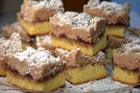 Raspberry Shortcut Crumb Cake Raspberry Crumb Bars, Magic Custard Cake, Jam Cake, Huge Cake, Crumb Cake Recipe, Custard Cake, Raspberry Cake, Cake Bars, Crumb Cake