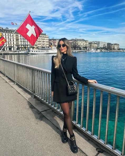 Fernanda Lisboa Costa on Instagram: "Que cidade linda ❤️ 📍Genebra, Suiça🇨🇭" Zurich Photo Ideas, Portugal Travel Outfit, Zurich Outfit, Switzerland Outfits, Geneva Fashion, Looks Paris, Look Paris, Italy Travel Photography, European Fashion Summer