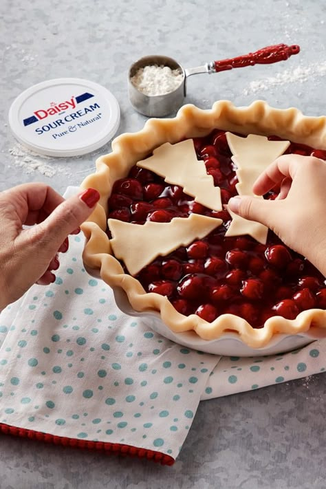 Cherry Crumb Pie, Cherry Cream Cheese Pie, Recipe With Sour Cream, Daisy Sour Cream, Yummy Pie Recipes, Daisy Brand, Christmas Baking Cookies, Cherry Pie Recipe, Canning Cherry Pie Filling