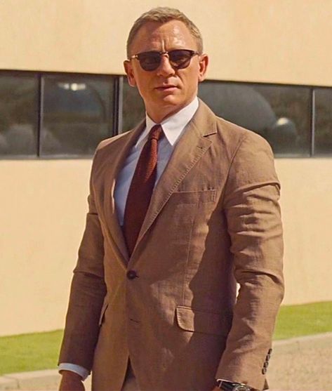 James Bond Casual, Suit James Bond, James Bond Outfits, James Bond Suit, Daniel Craig Style, Bond Outfits, Bond Suits, James Bond Spectre, Daniel Graig