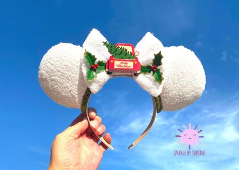 Excited to share this item from my #etsy shop: Winter White Sequin Christmas Disney Ears #white #christmas #green #christmasmouseears #christmasdisneyear #christmasmickeyear #christmasminnieear #disneychristmasear Christmas Disney Ears, Pokemon Ornaments, Christmas All Year, Disney Ears Headband, Holly Leaves And Berries, Holiday Headbands, Vintage Red Truck, Christmas Disney, Mickey Christmas