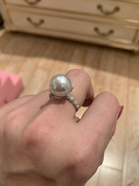 Sea Ring, South Sea Pearl Ring, Pearl Jewelry Ring, Classic Pearl Earrings, Pearl Party, Sterling Silver Toe Rings, Pearl Rings, Silver Toe Rings, Gold Ring Designs