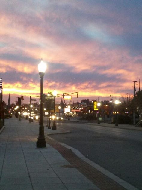 Downtown Fort Wayne Indiana at sunset Fort Wayne Indiana, Fort Wayne, City Aesthetic, Cn Tower, Indiana, Fort, Brain, Tower, Travel