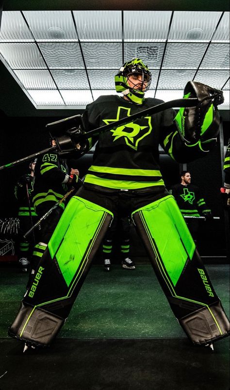 Hockey Goalie Pads, Chicago Wolves, Nhl Hockey Players, Nhl Goalie, Goalie Gear, Nhl Wallpaper, Dallas Stars Hockey, Goalie Pads, Hockey Pictures