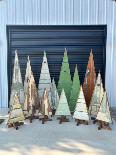 Repurposed farmhouse style doors turned to Christmas Trees 🎄 Christmas Trees Made Out Of Old Doors, Christmas Tree Made From Old Door, Wood Door Christmas Tree, Rustic Christmas Trees, Door Tree, Xmas Projects, Tree Door, Frame Molding, Tree Inspiration